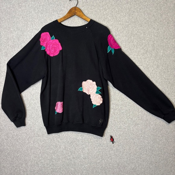Vintage Hanes Women's XL Black Floral Rose Applique Rhinestone Sweatshirt 90s - Picture 1 of 10